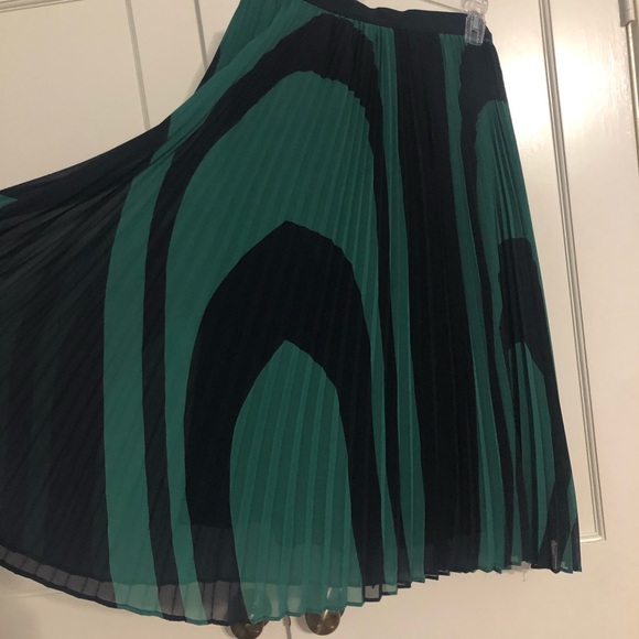 Ann Taylor Skirt - Picture 5 of 5